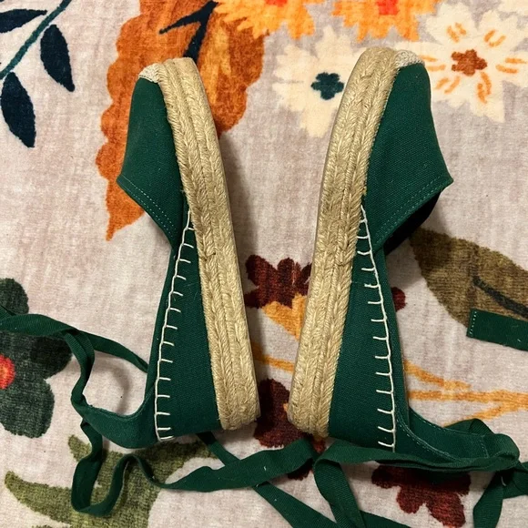Like NEW Emerald Green Espadrille Flats - Picture 2 of 4